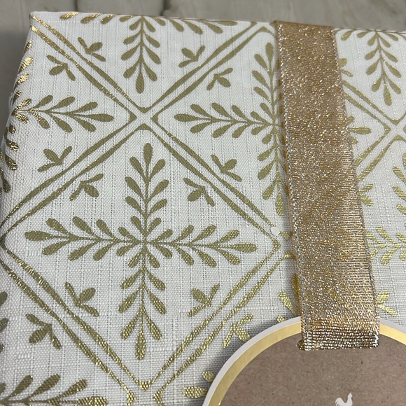 52” x 70” Metallic Tablecloth by Cedar Lane: Sprouting Diamond - Picture 3 of 5